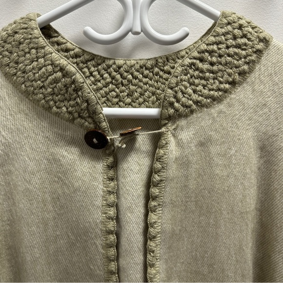 GOLDEN COLOR BABY ALPACA WOOL CAPE PONCHO WRAP SHAWL COAT HANDMADE IN ECUADOR - Picture 2 of 8